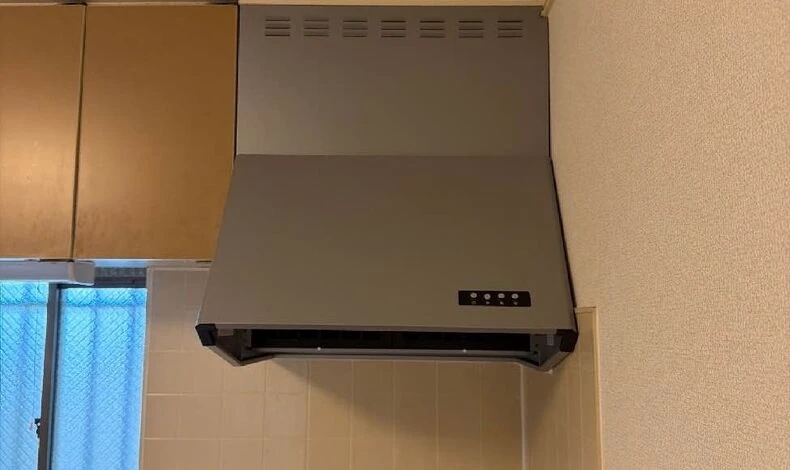 画像4957：【上尾市】〜レンジフード交換工事〜キッチンの換気扇を新しく交換｜施工前・施工後をご紹介【施工実績】